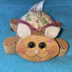 KITTY CAT pin cushion wood base flora fabric mauve ribbon and paint vintage NEW